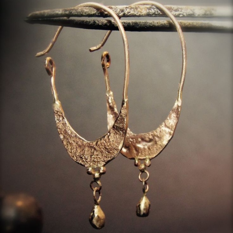 Women's Vintage Hammered Crescent Moon Hoop Dangle Earrings